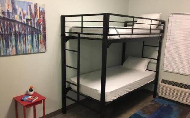 Hostel 512