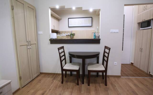 Dfive Apartments - Premium Studio