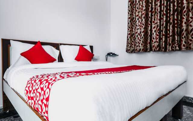 OYO 15243 Hotel Gulab Resort
