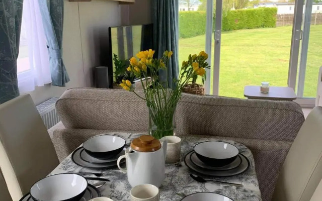 Skegness,North shore holiday park , new 8 berth caravan for rent
