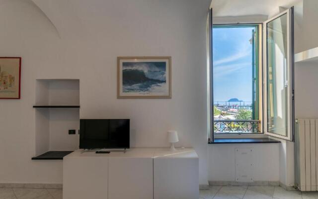 Pieno centro, vista mare, 30 metri dalla spiaggia