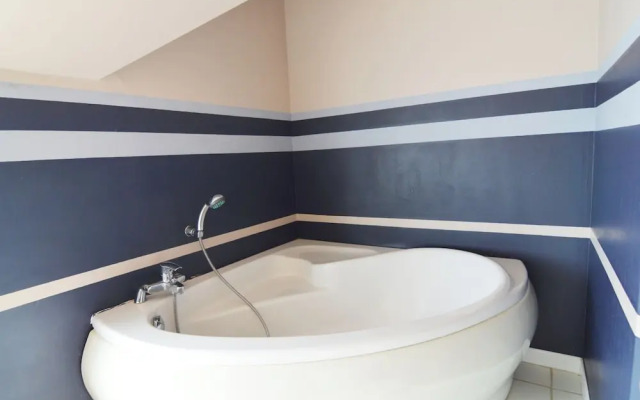 Delightful Villa in Sourbrodt With Pool