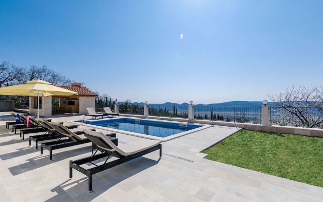 Villa Dragic