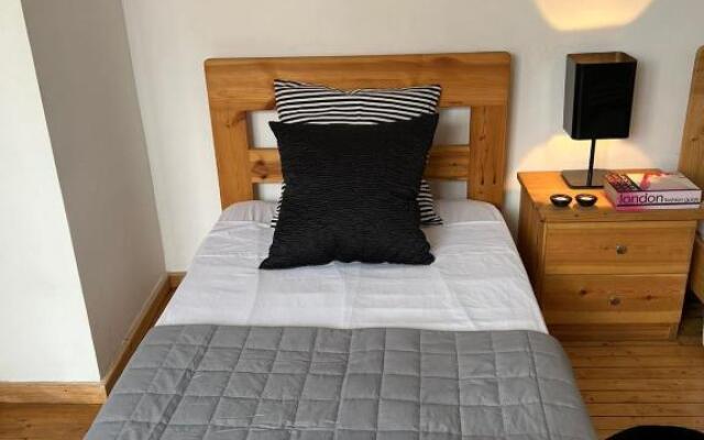 APHRODITE: Renovated 2-Bedroom apartment in Nicosia