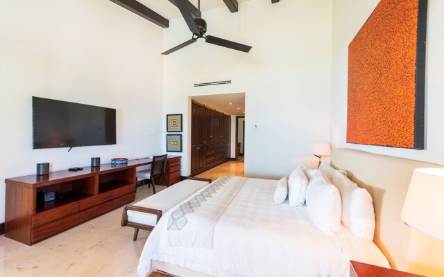 Gorgeous 4 Bedroom Condo