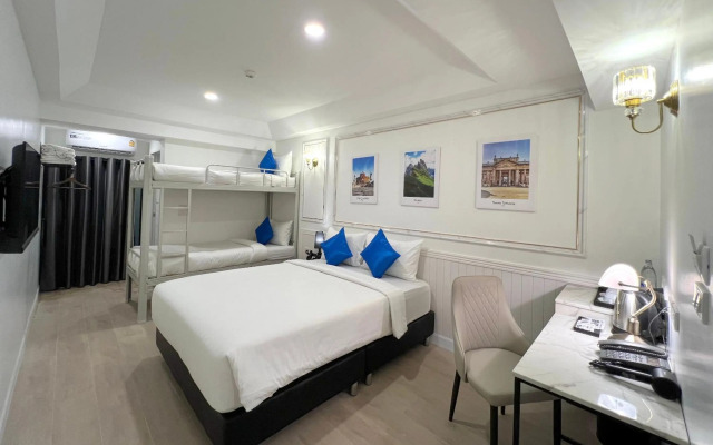 Travelier Hostel
