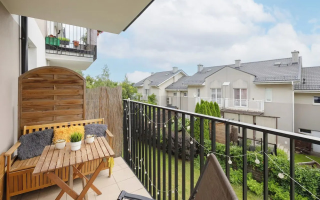 Warsaw Apartment With Parking by Renters