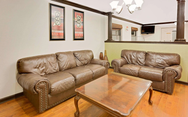 Super 8 by Wyndham Hazen