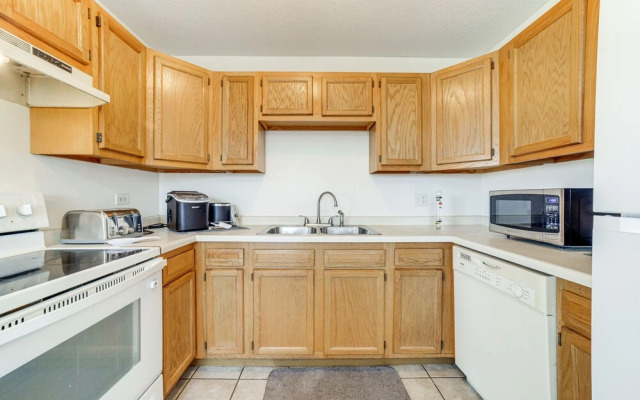 Bourbonnais Townhome ~ 3 Mi to ONU Campus!