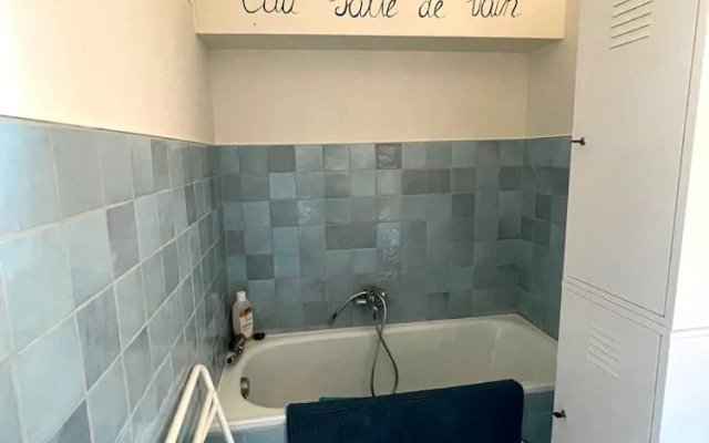 Cozy One-bedroom Apartment With sea View