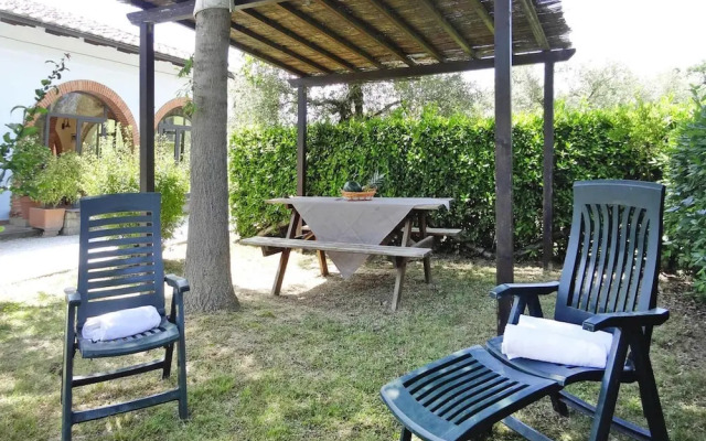 Apartment in Vinci With Pool & Wellness