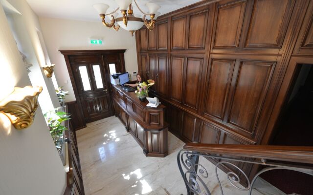 Noblesse Boutique Hotel