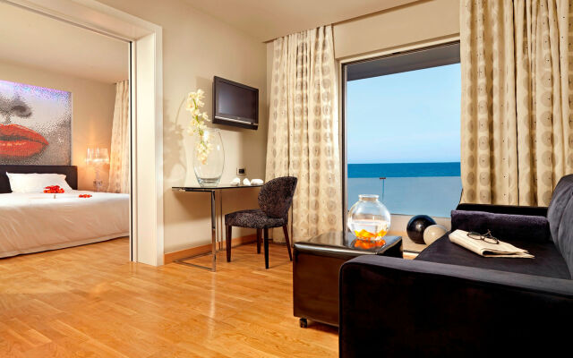 Out Of The Blue All Inclusive Resort & Spa