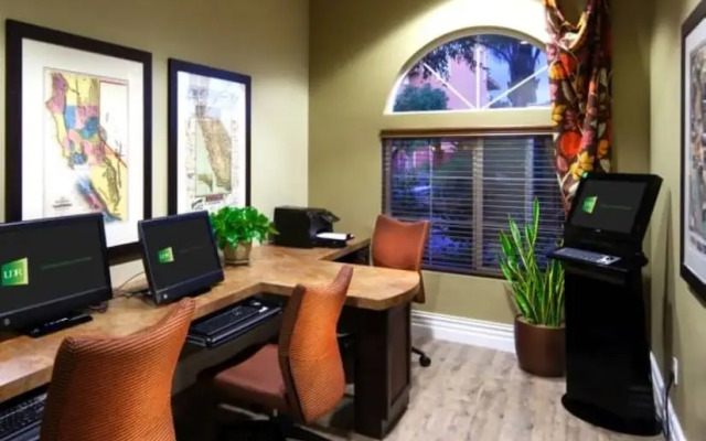 Bluebird Suites in Santa Clara