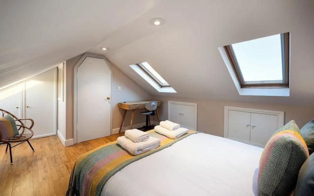 VESTO Three Bedroom Apartment in Clapham