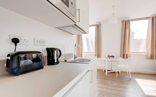 Beautiful studio with city views, in Liverpool!