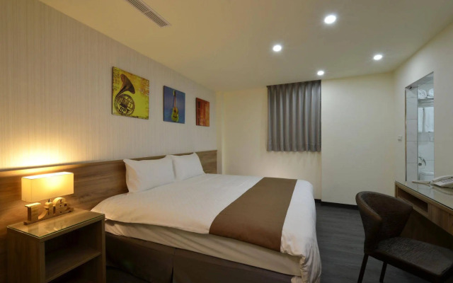 Plus Hotel