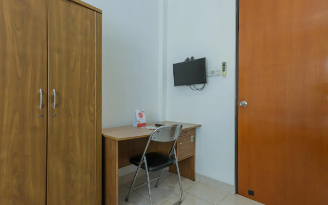 OYO 866 Idola Residence