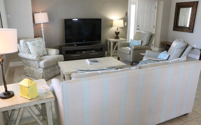 Jamaica Royale - 702 - 2 Br Condo