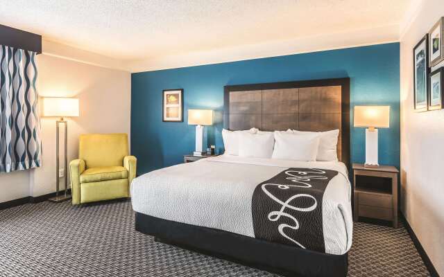 La Quinta Inn & Suites by Wyndham Orlando Lake Mary