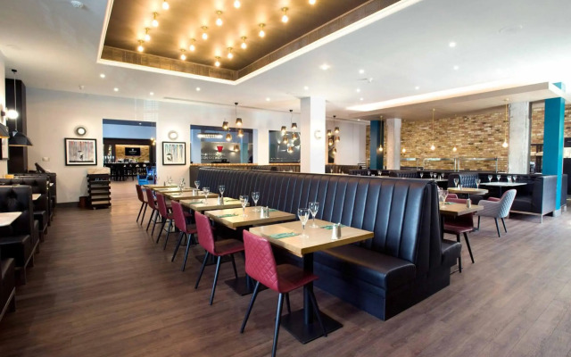 Sandman Signature London Gatwick Hotel