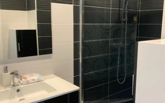 meublé au calme à 1 minute de la plage