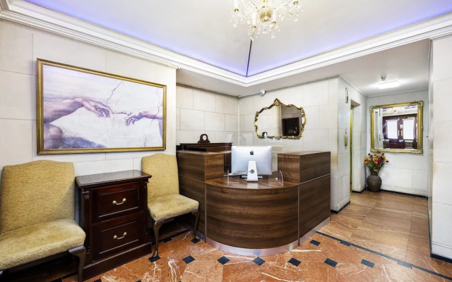 Carlton Court - Mayfair