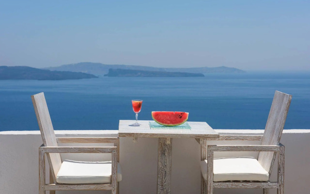 The Ivory Suite in Santorini