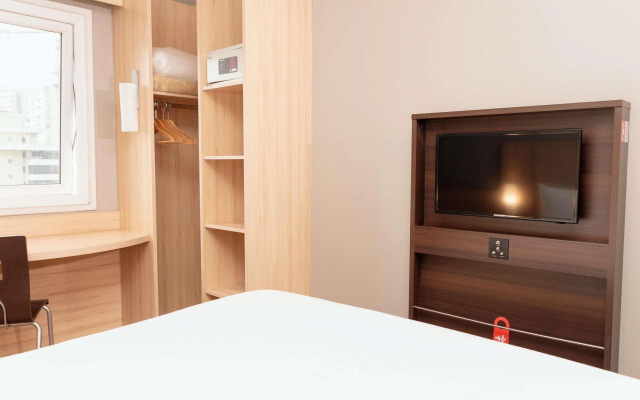 ibis Santiago Las Condes