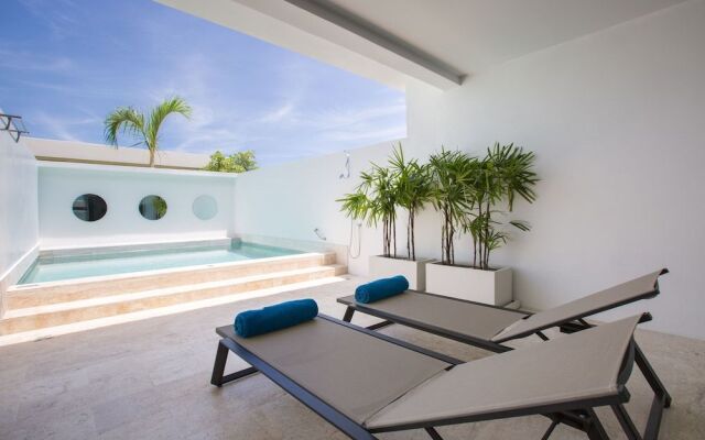 Skye Beach Hotel (SHA Extra Plus)