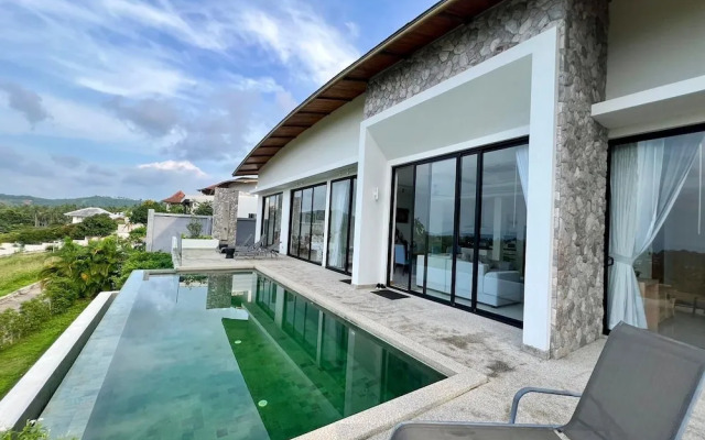 Michel Tropical Seaview Pool Villas