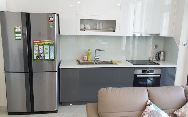 Stay In Vietnam Vinhomes Golden River