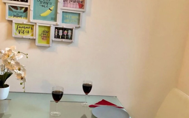 Central homebase 1 minute to metro