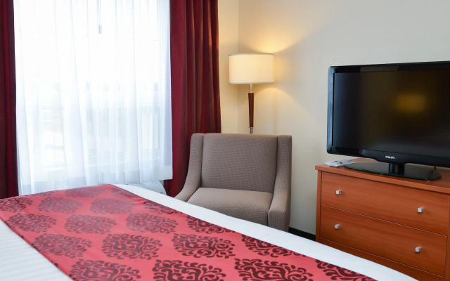 Best Western Thompson Hotel & Suites