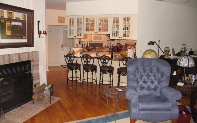 Kite Hill Vineyards Bed & Breakfast