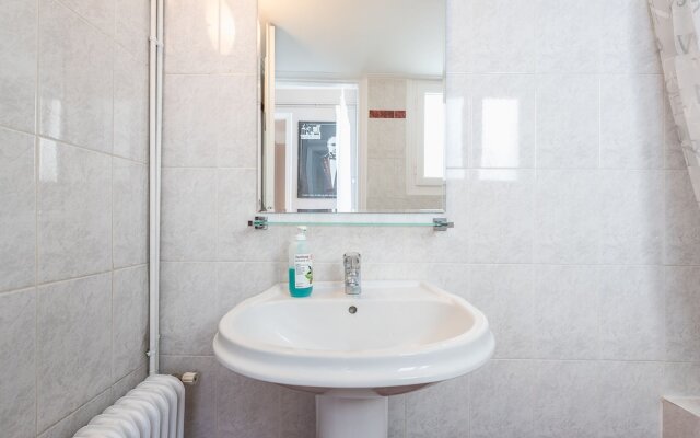 Relaxing Kerameikos Penthouse by Cloudkeys