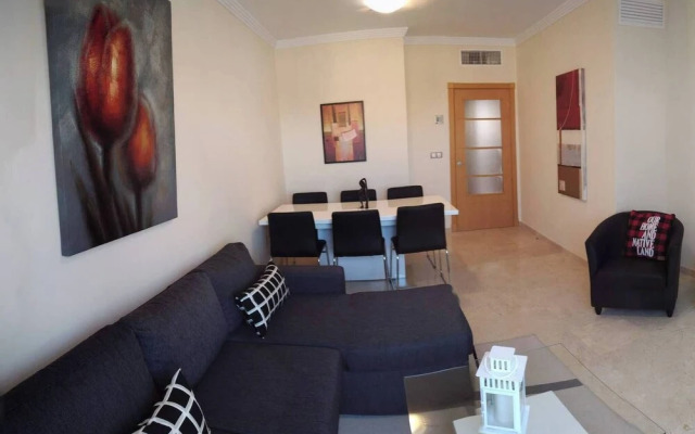 Top Floor Apt Close To Duquesa
