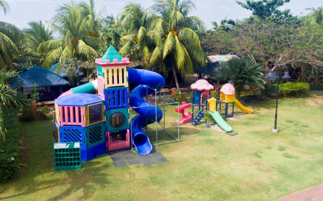Tanza Oasis Hotel and Resort