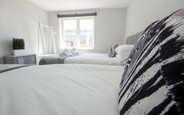 Marina Apartment Parking by Brighton Holiday Lets
