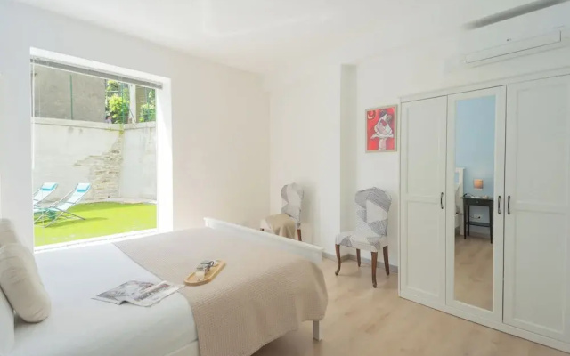 La Quiete With Private Garden by Rent all Como