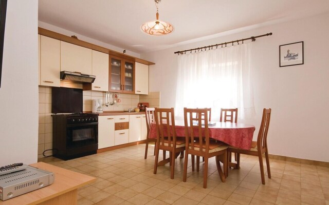 Nice Apartment in Vir With 3 Bedrooms