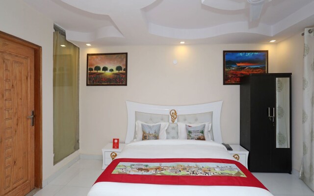 OYO 10558 Hotel Qlark