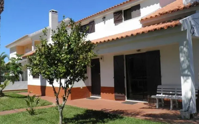 Moradia com Piscina - Almada