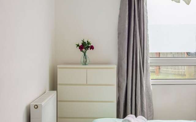 2-bed by Battersea Park
