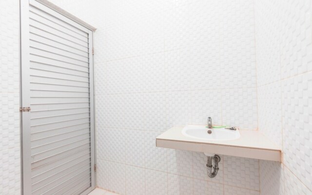 Cempaka Harapan Indah by OYO Rooms