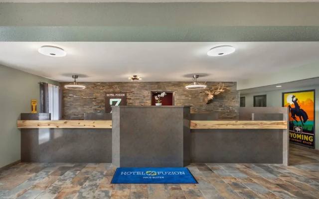 Hotel Fuzion Inn & Suites