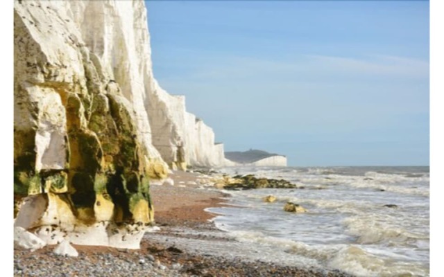 Perfect Brighton 2 Bed With Sea View!