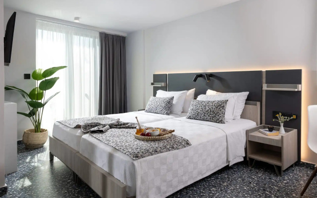 Pearl Seabreeze Suites