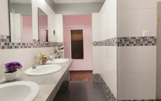 Mama'S Villa