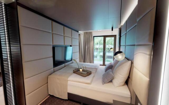 White Pearl Apartment 1.11
